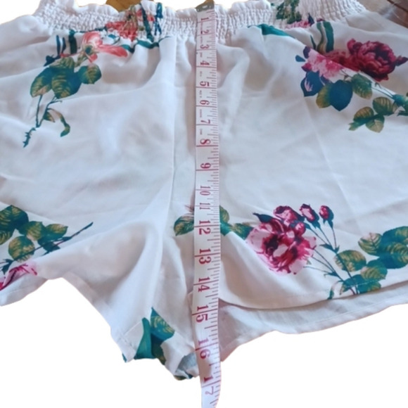 FLORAL shorts , NWT, size Large , from Jealous Tomato. Beautiful print. - Picture 9 of 9